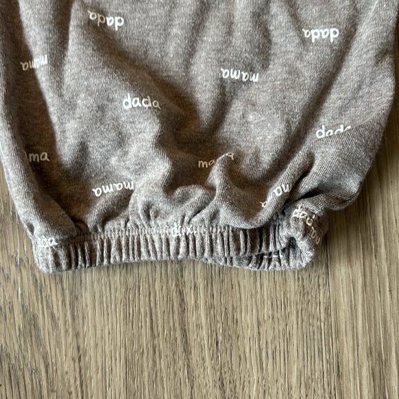 ⭐️5/$25⭐️
Mama & Dada Baby Sleep Gown, 3M Carters - Picture 3 of 3